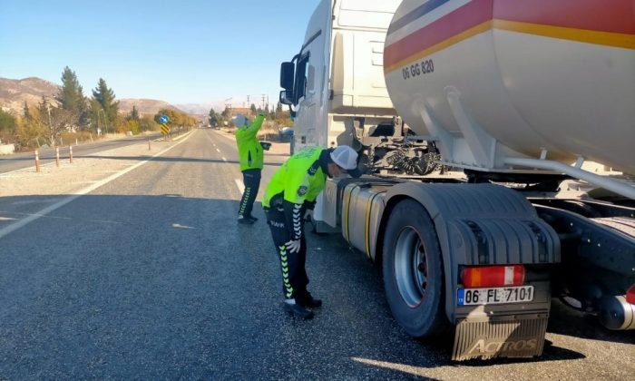 Sokağa çıkma kısıtlamasında yol uygulaması