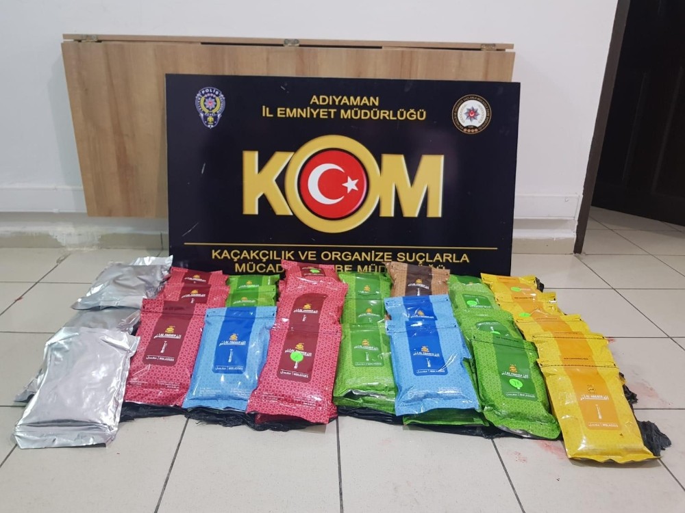 İş yerinden kaçak nargile tütünü ele geçirildi