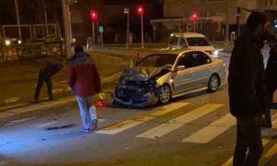 Minibüs ile otomobil çarpıştı: 2 yaralı