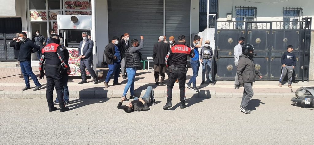 Motosiklet ile otomobil çarpıştı: 1 yaralı