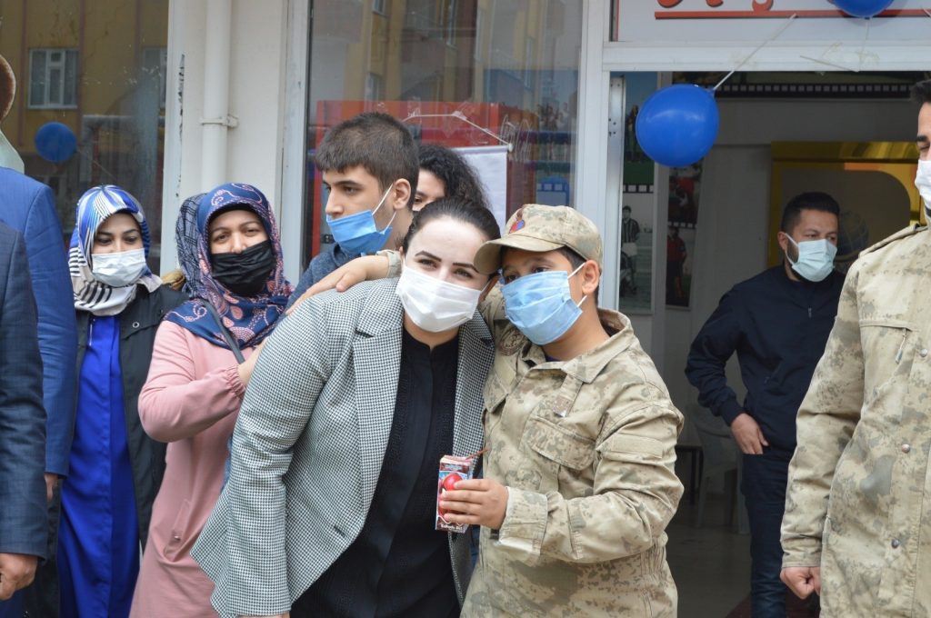 Besni’de Dünya Otizm Farkındalık Günü kutlandı