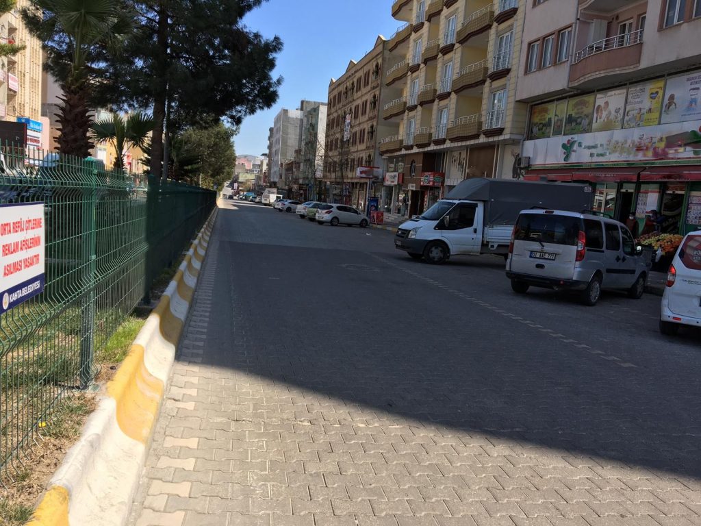 Kahta’da caddel ve sokaklar boş kaldı