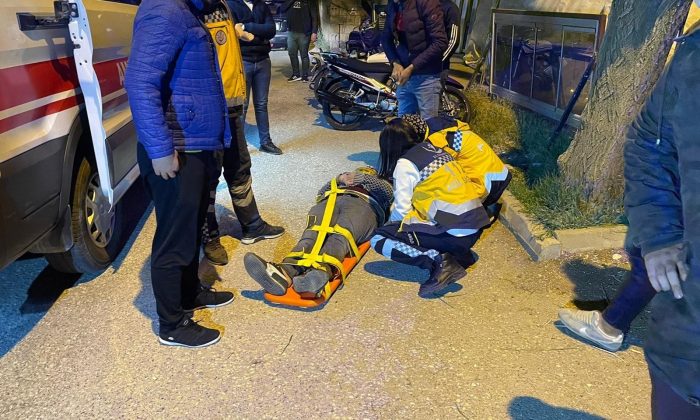 Kontrolden çıkan motosiklet devrildi: 1 yaralı