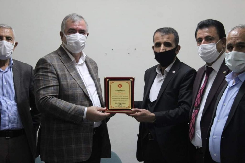 Muhtarlardan Başkan Turanlı’ya teşekkür plaketi