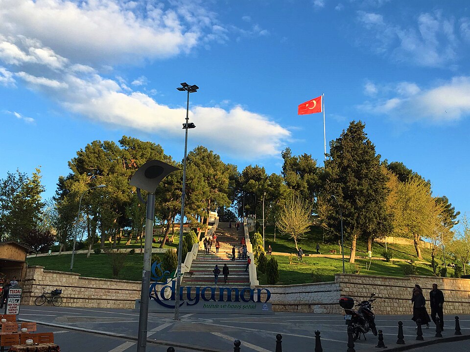 Adıyaman Kalesi rehberi: Hısnı Mansur adının kentteki izi